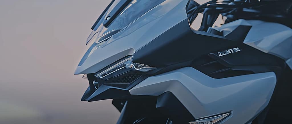 11-Zontes-R350-x350-t350e-t350x-2023-Zontes étoffe sa gamme 2023 avec des 350 plus adaptées